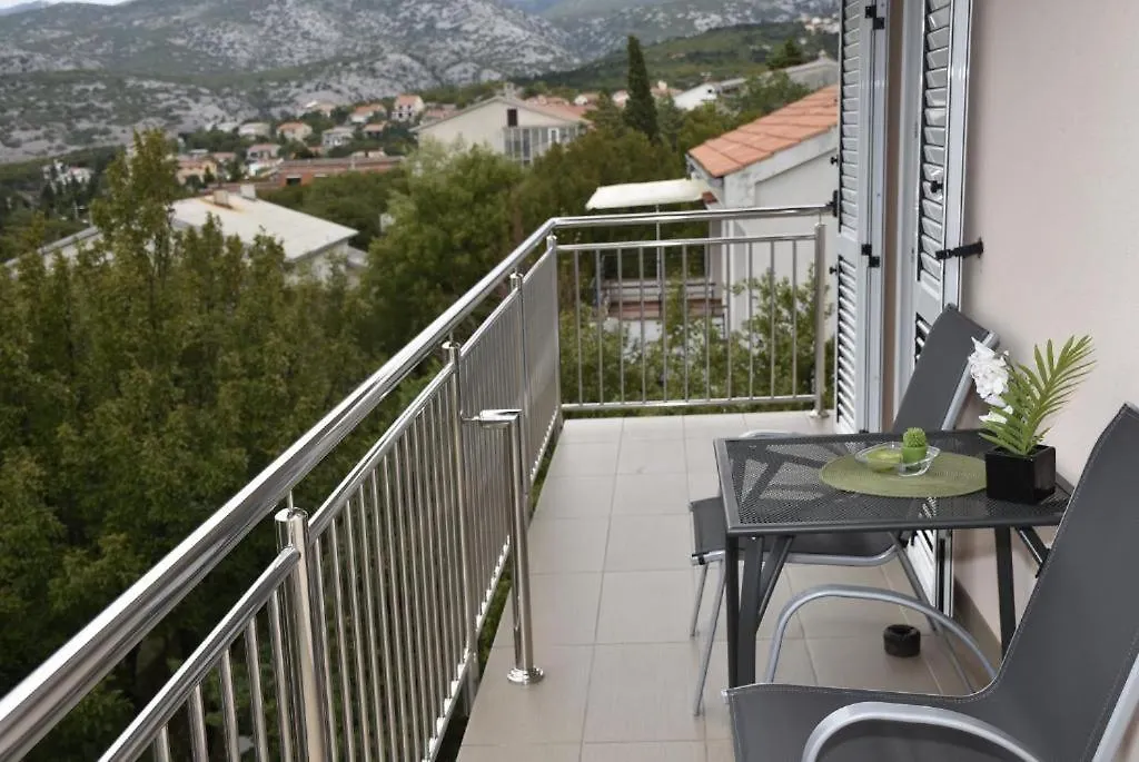 Apartmani Mira Klenovica 0*,  Chorvatsko